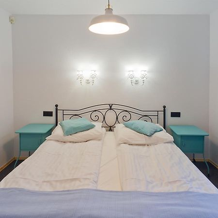 Barokowy Zakatek Bed and Breakfast Świdnica Buitenkant foto