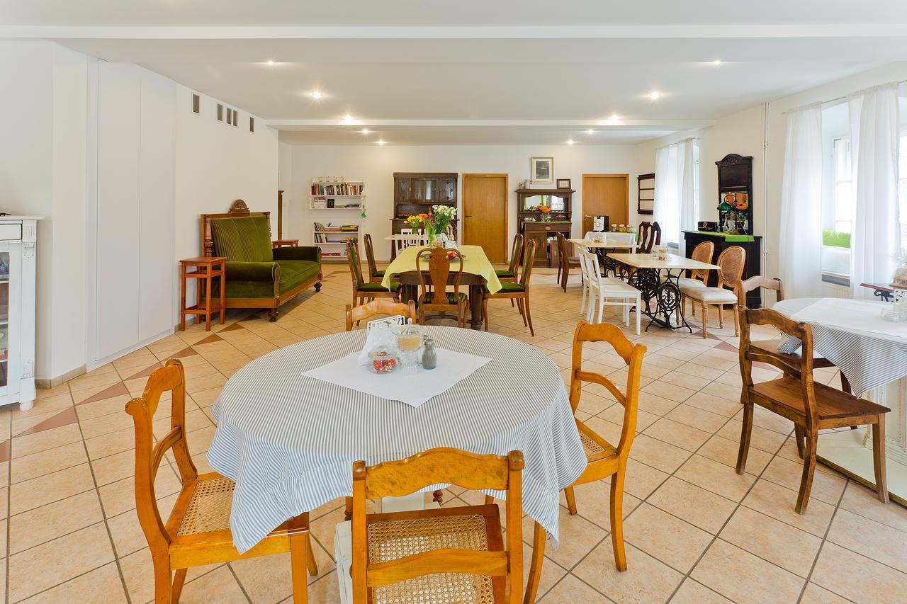 Barokowy Zakatek Bed and Breakfast Świdnica Buitenkant foto