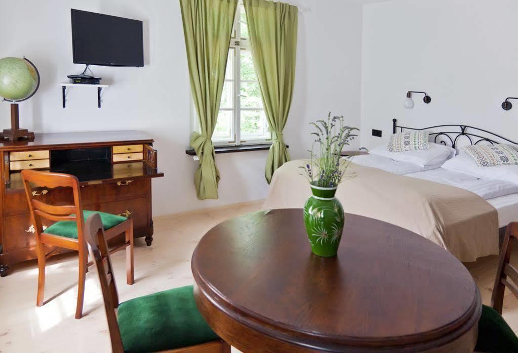 Barokowy Zakatek Bed and Breakfast Świdnica Buitenkant foto